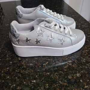 Guess silver platform with stars sneakers sz7.5M
